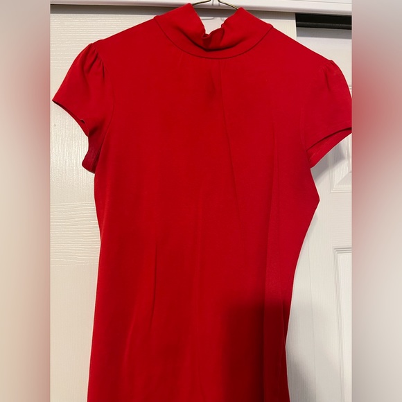 Express Red Short Sleeve Top - Picture 2 of 3